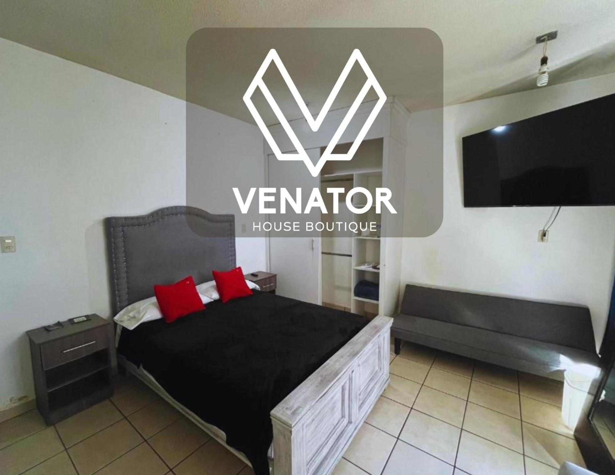 10 Venator House Boutique Aparthotel เลออน ภายนอก รูปภาพ